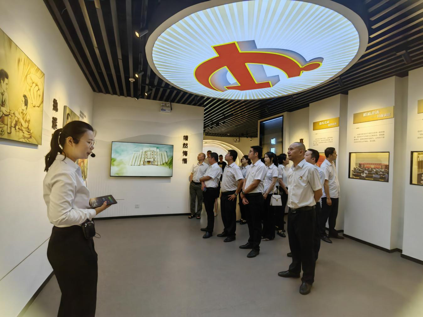市秦巴農(nóng)擔公司開展“學(xué)習黨規(guī)黨紀、筑牢廉潔底線”黨紀學(xué)習主題黨日活動